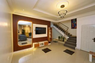 Gray Apartments - Mama - 7