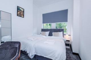 Spacious 5 bedroom house near Leeds City Centre sleeps 12 suits contractors with free parking - Hunslet - 4