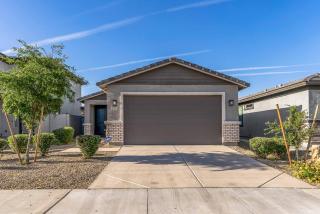 Entire Home 3 Beds & 2 Bath in Surprise Arizona - Surprise - 6
