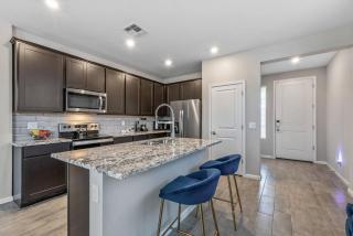 Entire Home 3 Beds & 2 Bath in Surprise Arizona - Surprise - 1