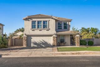 Spacious Entire Home 4B & 2.5B in Avondale Arizona - Avondale - 0