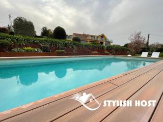 Stylish Host Cantabria- Lujosa villa en Bezana - 0