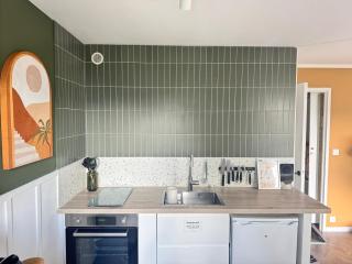 Studio La Petite Oasis- Idéal couple - calme - balcon sud - lumineux - 10min du centre & plage - proche Centre Juno Beach - wifi - Courseulles-sur-Mer - 1