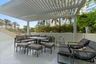 Resort Style 2BR Pool Access Private Beach - 8