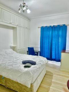 Private Modern 2 Bedroom Home with Lounge and Kitchen - Rochdale - 8