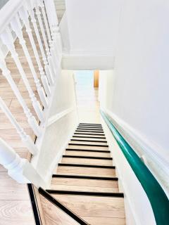 Private Modern 2 Bedroom Home with Lounge and Kitchen - Rochdale - 6