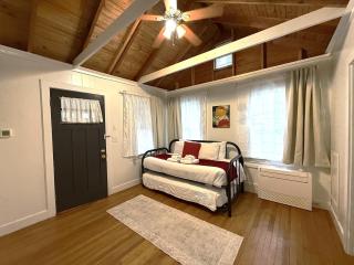 Cottage 8-9 - Stand Alone 2 Bedroom / 2 Bath - Wolfeboro - 8