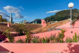 Casa Rosada Candelaria 2BR Private Patio - Bogota - 6