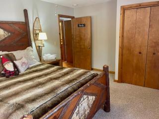 The Hideaway on Clear Lake Island - Hayward - 4