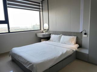 Hue Oi 4 Homestay - Spacious 2-Bedroom Apartment with Balcony & Pool - River and Field View - 5
