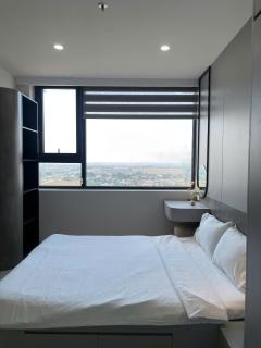 Hue Oi 4 Homestay - Spacious 2-Bedroom Apartment with Balcony & Pool - River and Field View - 8