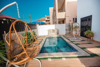Breathtaking 4BD Villa with Pool - Accra - 0