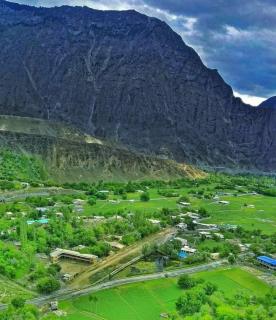 Chalt View Hotel and Restaurant - - 1