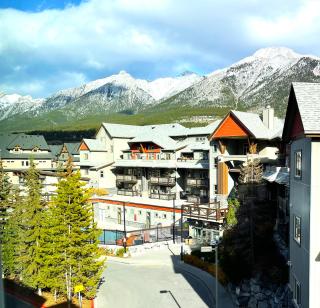 Great Mountain View-Outdoor Pool-HotTub-Gym-Sleep8 - Canmore - 9