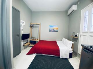 The Central Retreat 4 - 7