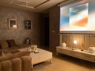 1BHK Apartment with Projector & Eiffel View Ideal Urban Retreat - Dargai - 2