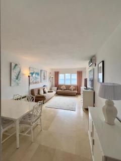 Cozy Retreat in Estepona Port - Estepona - 4