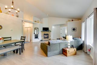 Lakefront Bremerton Vacation Rental with Hot Tub! - Brinnon - 8