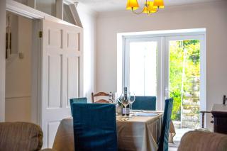 Incredible River Views With Parking And Patio - Dartmouth - 7