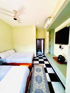 Narayana's Haveli - Benares - 5