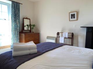 The Back Wing - Pen y Graig Farmhouse, Church Bay, sea views near beach No Pets - Llanrhyddlad - 4