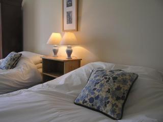 The Back Wing - Pen y Graig Farmhouse, Church Bay, sea views near beach No Pets - Llanrhyddlad - 1