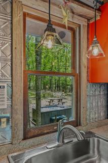 River Walk Cottage - Hot Tub - Pet Friendly - Swing - Screen Porch - River Access - Fire Pit - Wifi - Grill - Deck - King Bed - Great Cacapon - 1