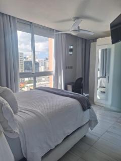 Departamento centrico piso alto gran vista - Santo Domingo - 5