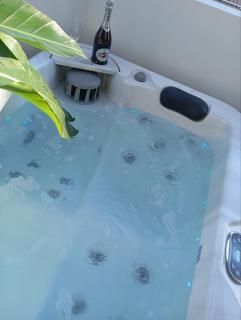 Airrent Apartments 1 The Athens Jacuzzi Lounge - Athen - 1