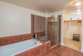 Lavish 21st Floor High Rise, Gym, Parking, Pool, Golf - Phoenix - 4