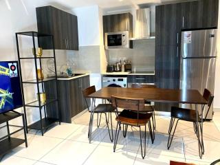 Pool View Modern 1BD Duplex at Embassy Garden, Cantonments, Accra - Accra - 6