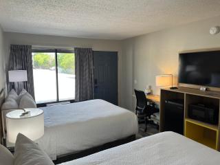 Days Inn by Wyndham Branson Ozarks - Branson - 1