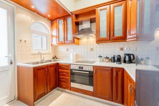 Nick Rhodian House - Rodes - 7