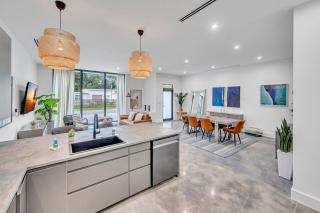Stunning Tropical Pool House North Miami - - 1