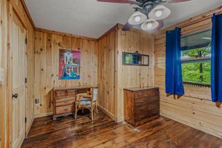 Seventh Heaven - Hot Tub, Pet Friendly, Grill, Wifi, Deck, Covered Porch, Family Friendly, Kid's Loft, King Bed - Great Cacapon - 6