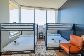 Luxury 28th Floor High Rise, Gym, Parking, Pool, Golf - Phoenix - 2