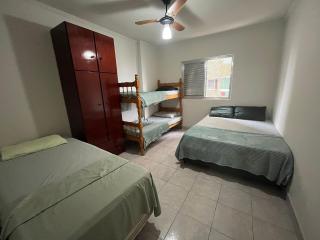 Pé na areia - 1dorm- 5 Hospedes -Garagem - wi fi - próximo a quiosques 7 Bairro Aviação - Praia Grande - 7