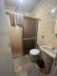 Pé na areia - 1dorm- 5 Hospedes -Garagem - wi fi - próximo a quiosques 7 Bairro Aviação - Praia Grande - 5