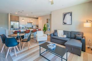 Quaint 2BR Uptown Biltmore Gym Pool Parking WD - Phoenix - 9