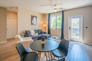 Quaint 2BR Uptown Biltmore Gym Pool Parking WD - Phoenix - 8