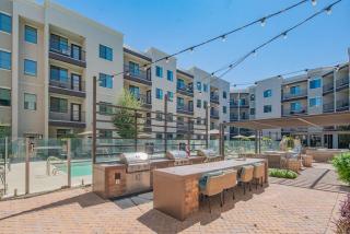 Modern 2BR Uptown Biltmore Gym Pool Parking WD - Phoenix - 5