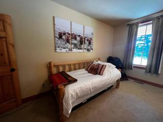 Luxury-Quintessential Montana Retreat! - Big Sky - 2