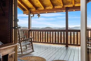 Big Bear Lodge-Hot tub-Gazebo-Million dollar Views - Waynesville - 2