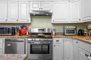 Halfback Ridge-heart of Maggie Valley-hot tub-fenced pet area-gazebo-views - Maggie Valley - 4