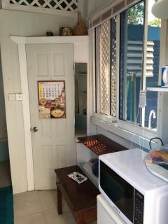 Cosy Hut - 1
