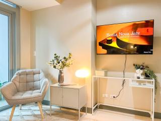 Prime 1BR Condo in the Heart of BGC #upt12j - Manila - 9