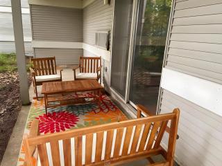 Spacious 2BR, 3BA Vermont Condo with EV Station, Ski Rental Deals & Summer Pool - Killington - 6