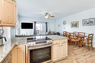 Carolina Beach Condo with Deck Steps to Shore! - Carolina Beach - 1