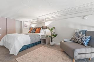 City Centre Split Level Loft Apartment with Fast WIFI - Central Station - 0