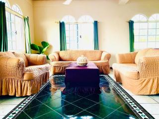 4BR Oasis with Rooftop Lounge offering Scenic Belize Views - San Ignacio - 5